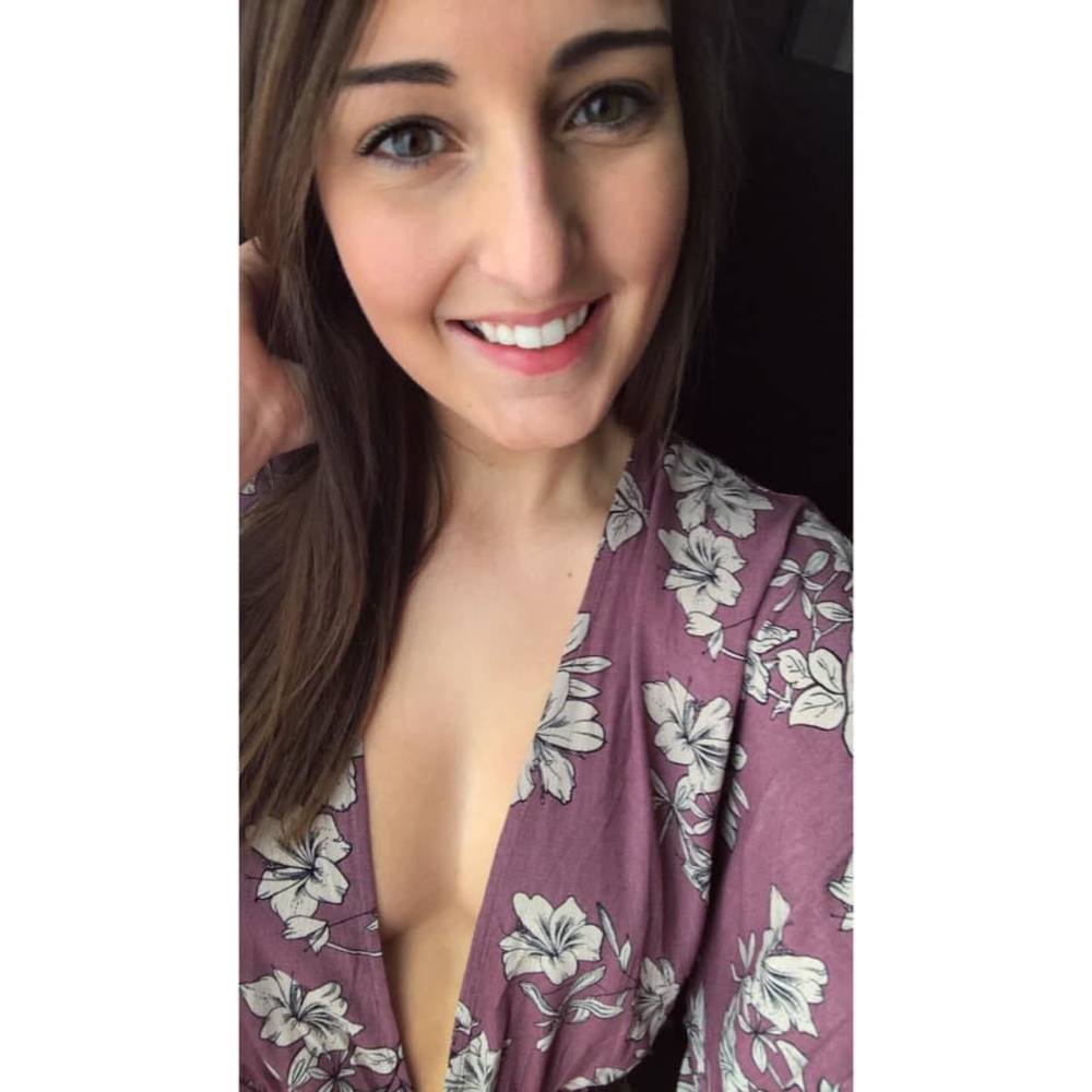 Meet your Posher, Becca